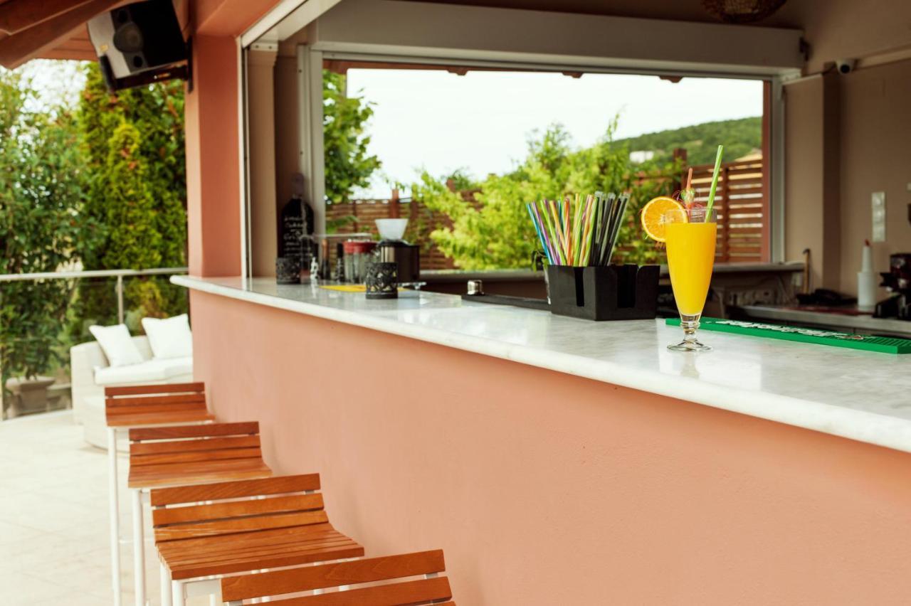 Ammos Bay Hotel Ammoudia Ngoại thất bức ảnh