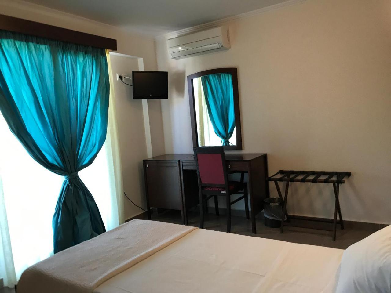 Ammos Bay Hotel Ammoudia Phòng bức ảnh